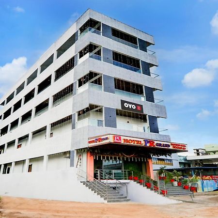 Hotel O Pr Grand Khammam Extérieur photo
