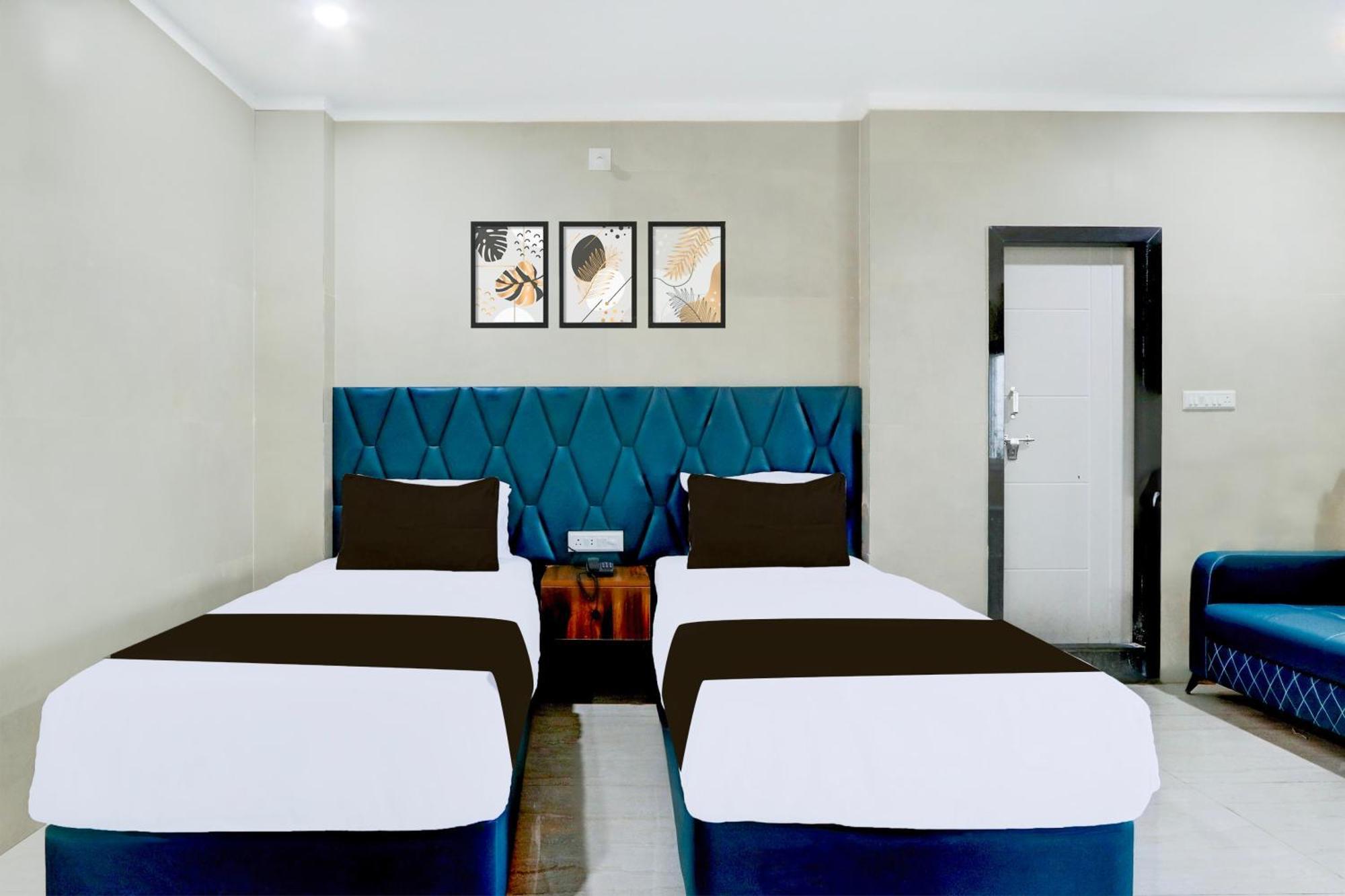 Hotel O Pr Grand Khammam Extérieur photo