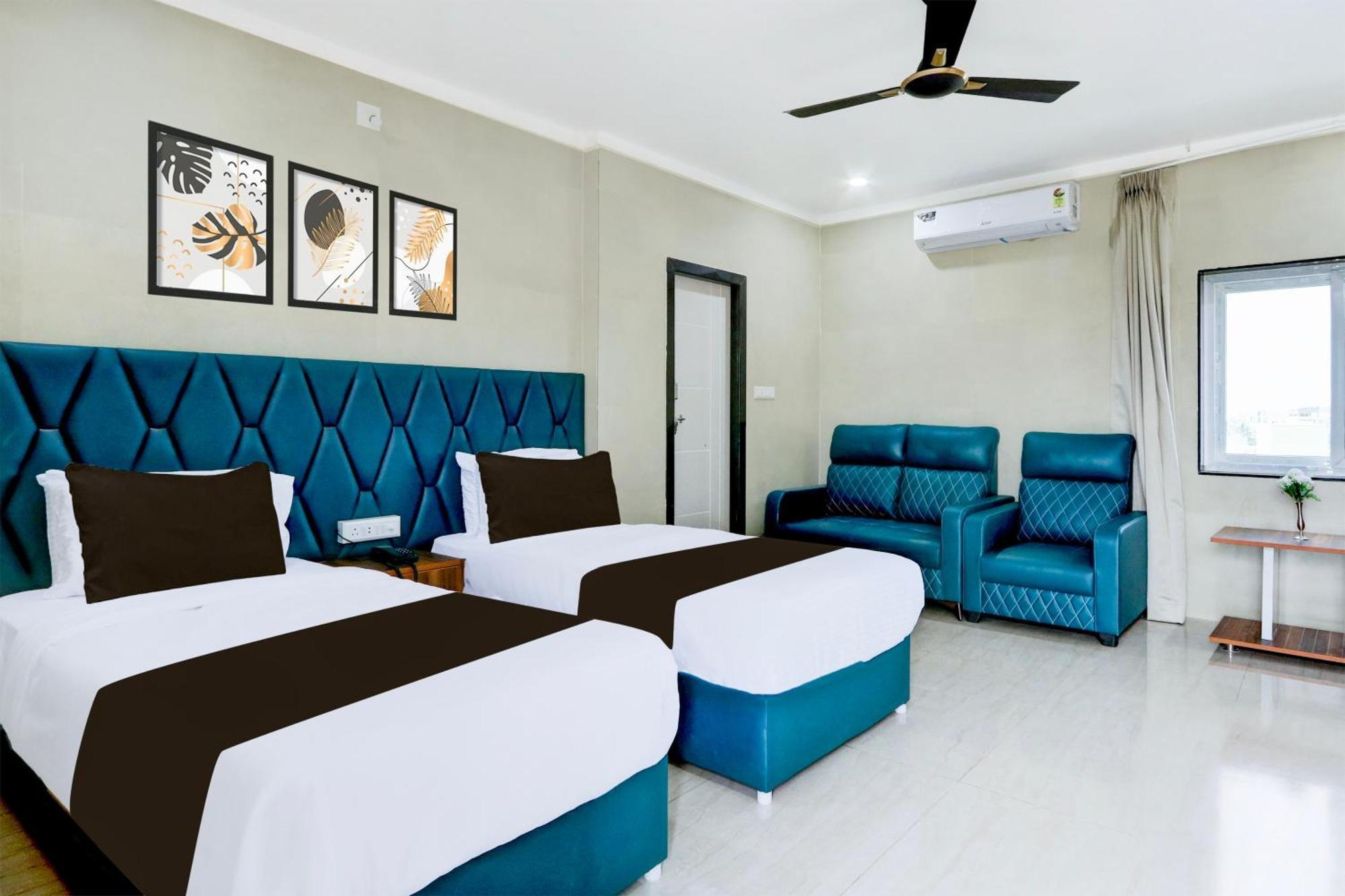 Hotel O Pr Grand Khammam Extérieur photo
