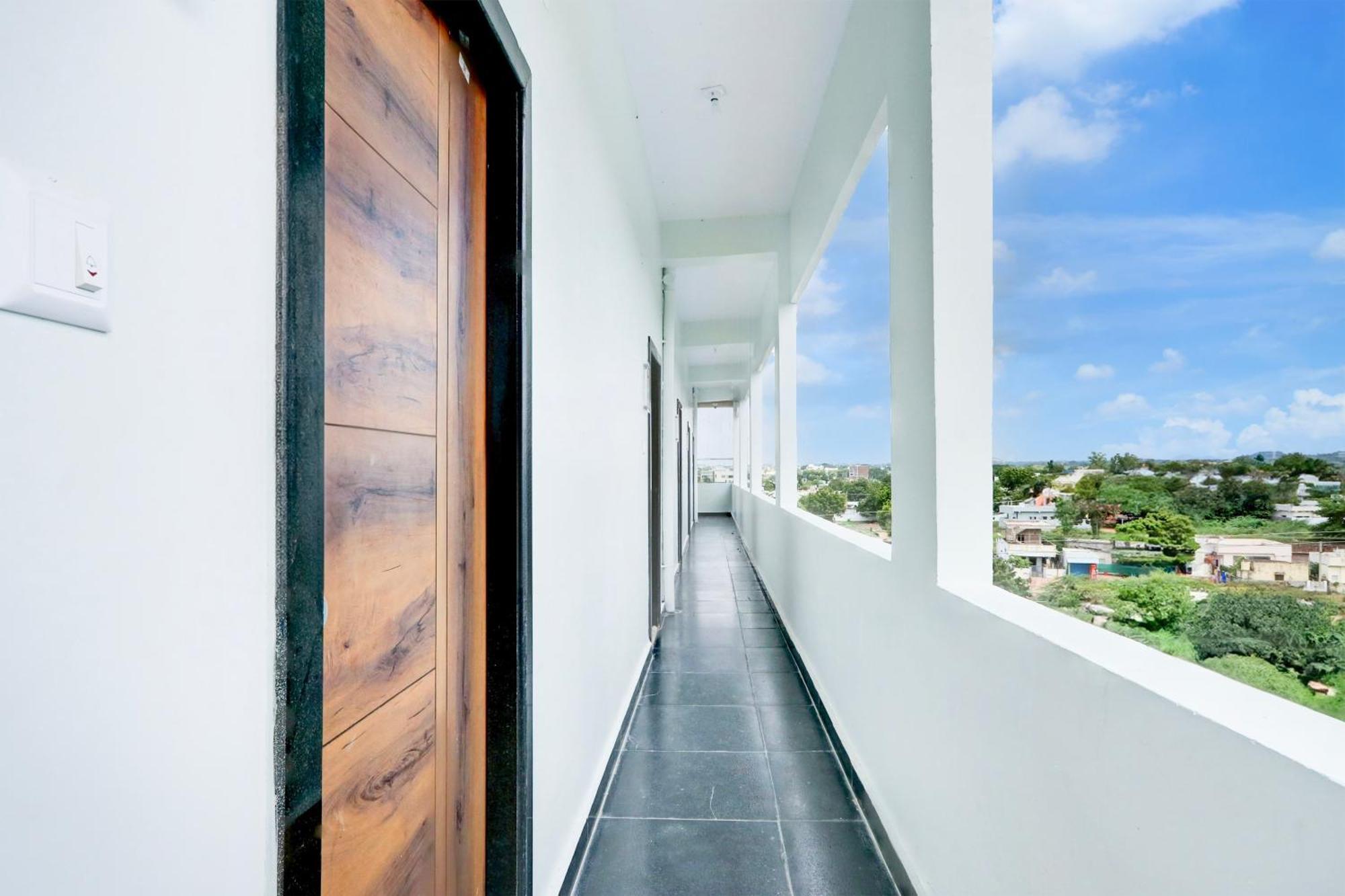 Hotel O Pr Grand Khammam Extérieur photo