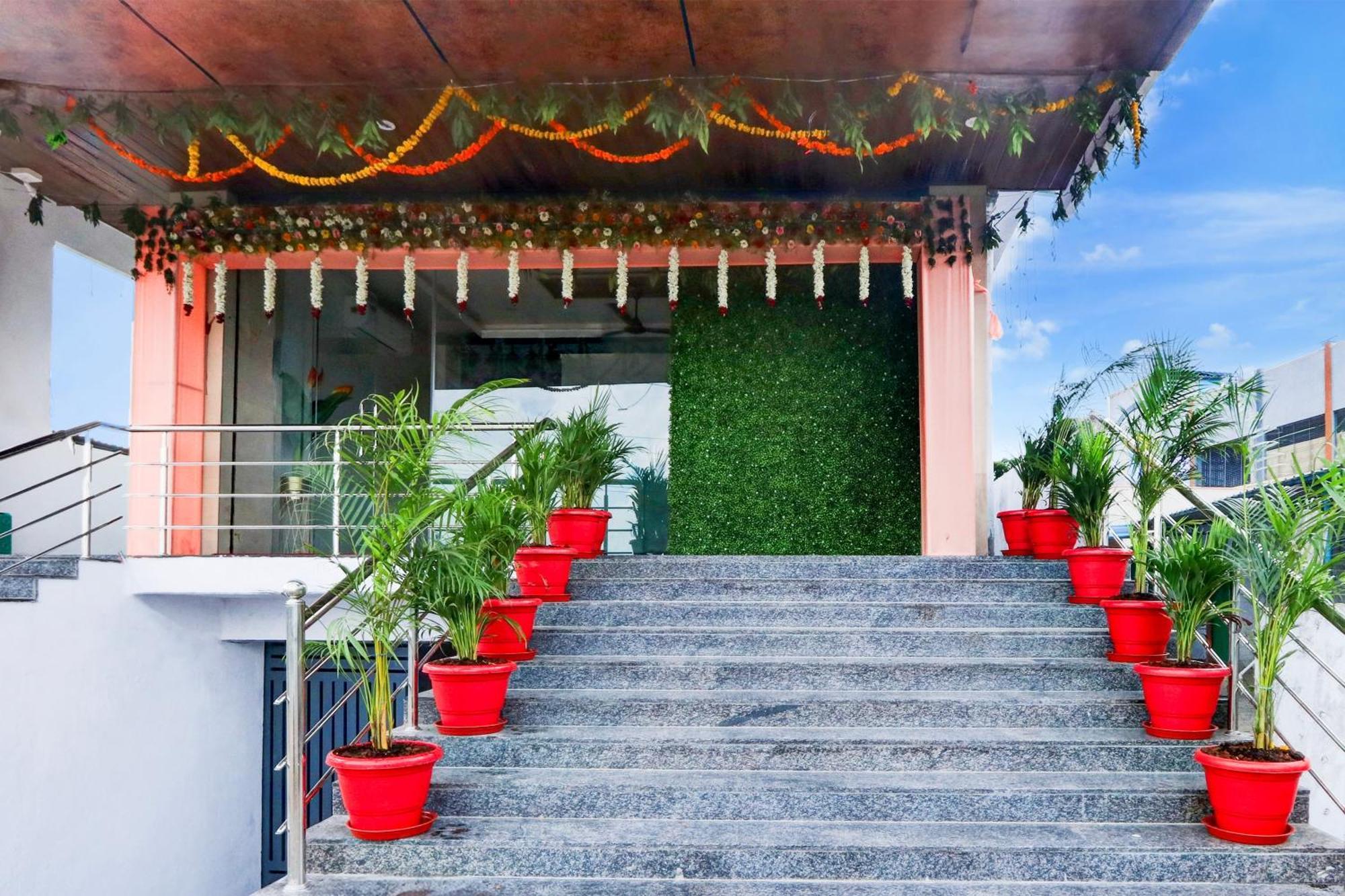 Hotel O Pr Grand Khammam Extérieur photo