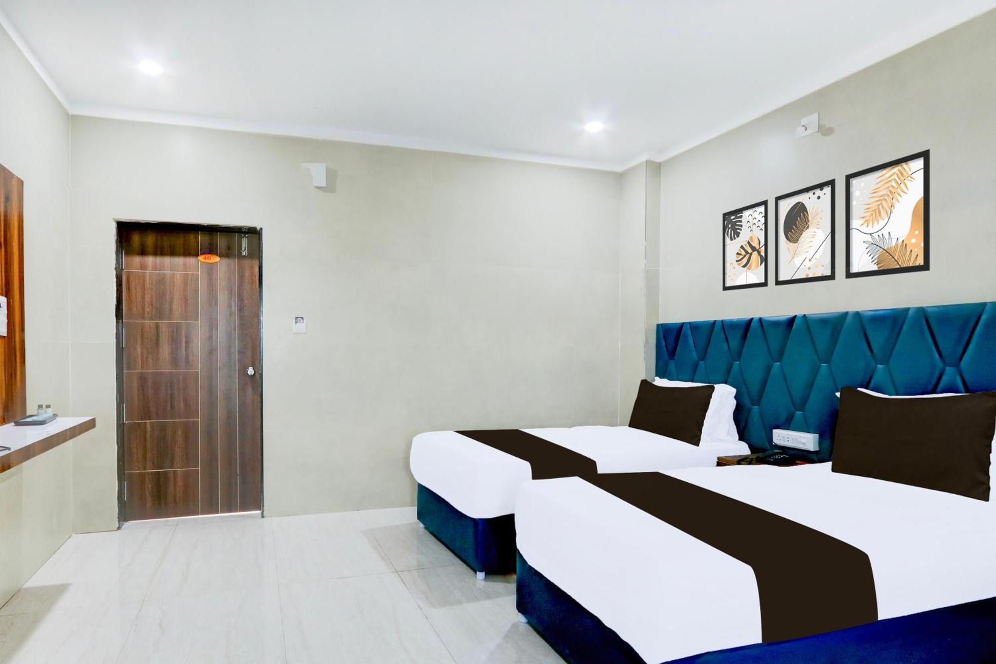 Hotel O Pr Grand Khammam Extérieur photo