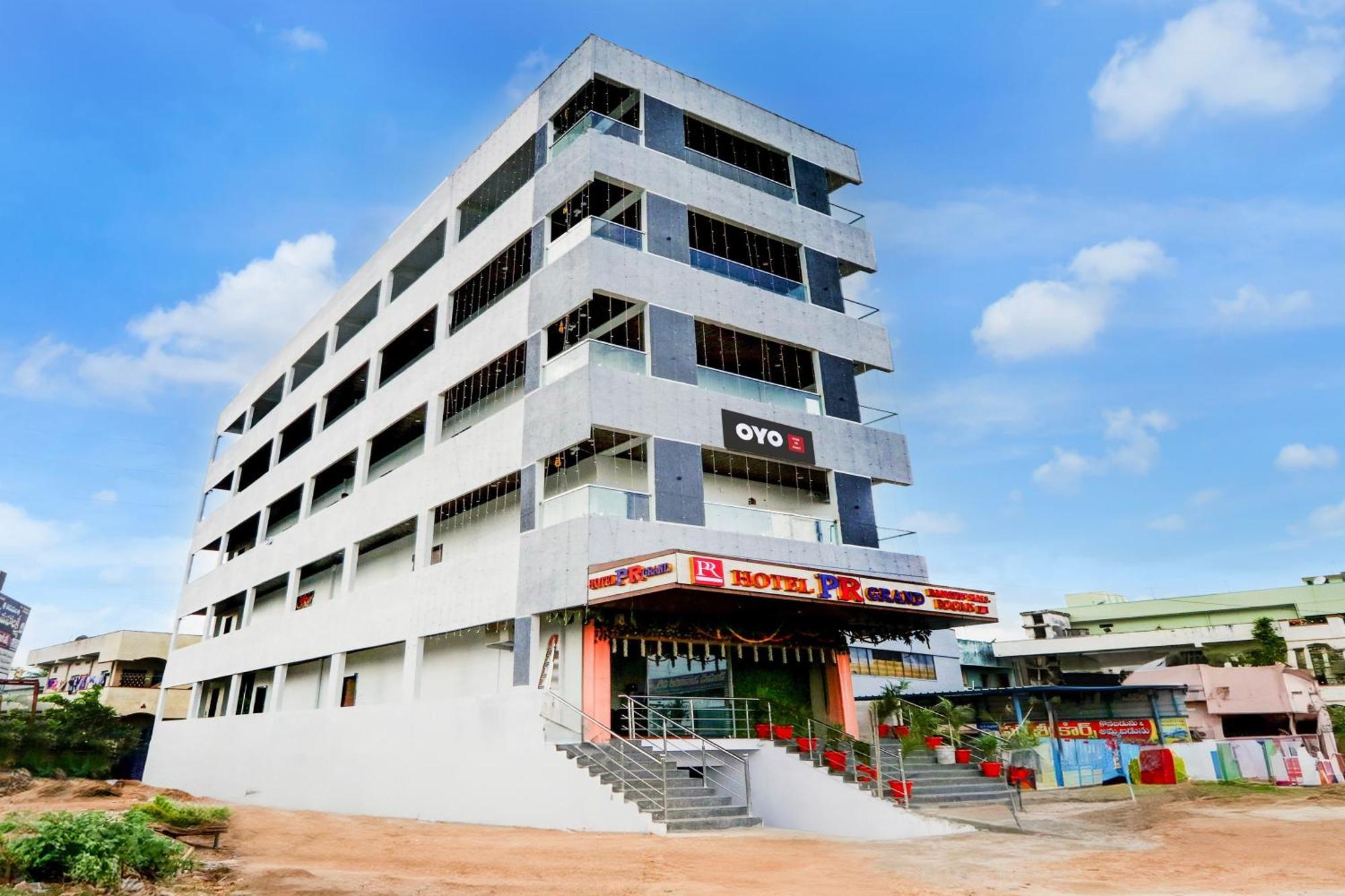 Hotel O Pr Grand Khammam Extérieur photo
